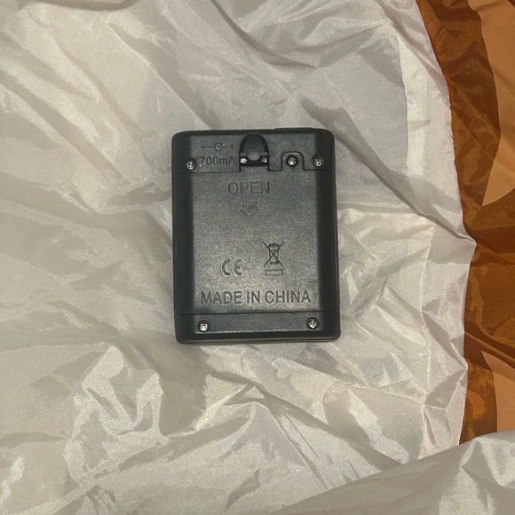 Fall Guys Youth Inflatable Chicken Costume - White and Brown - Picture 4 of 5